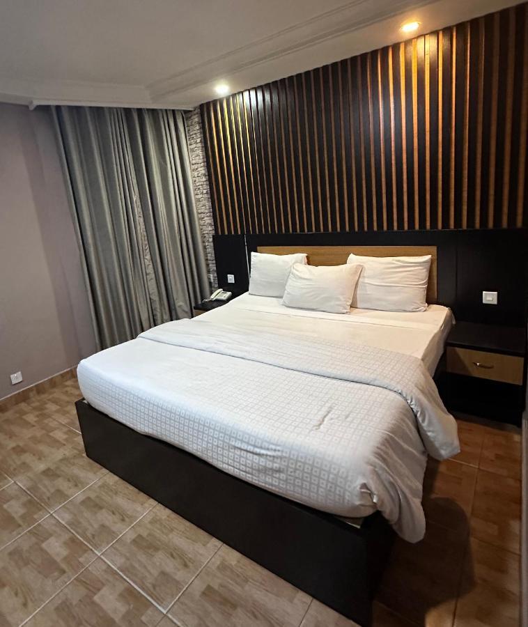 Msquare Hotel Gra อีเคจา ภายนอก รูปภาพ
