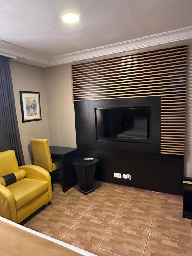 Msquare Hotel Gra อีเคจา ภายนอก รูปภาพ