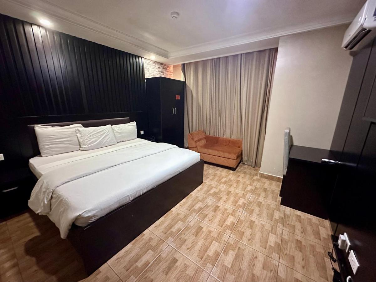 Msquare Hotel Gra อีเคจา ภายนอก รูปภาพ