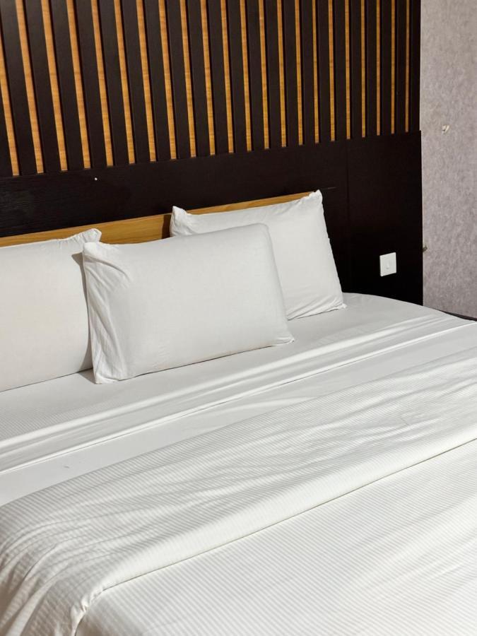 Msquare Hotel Gra อีเคจา ภายนอก รูปภาพ