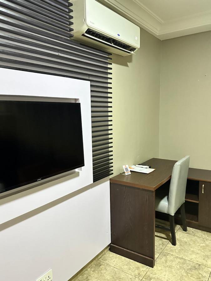 Msquare Hotel Gra อีเคจา ภายนอก รูปภาพ
