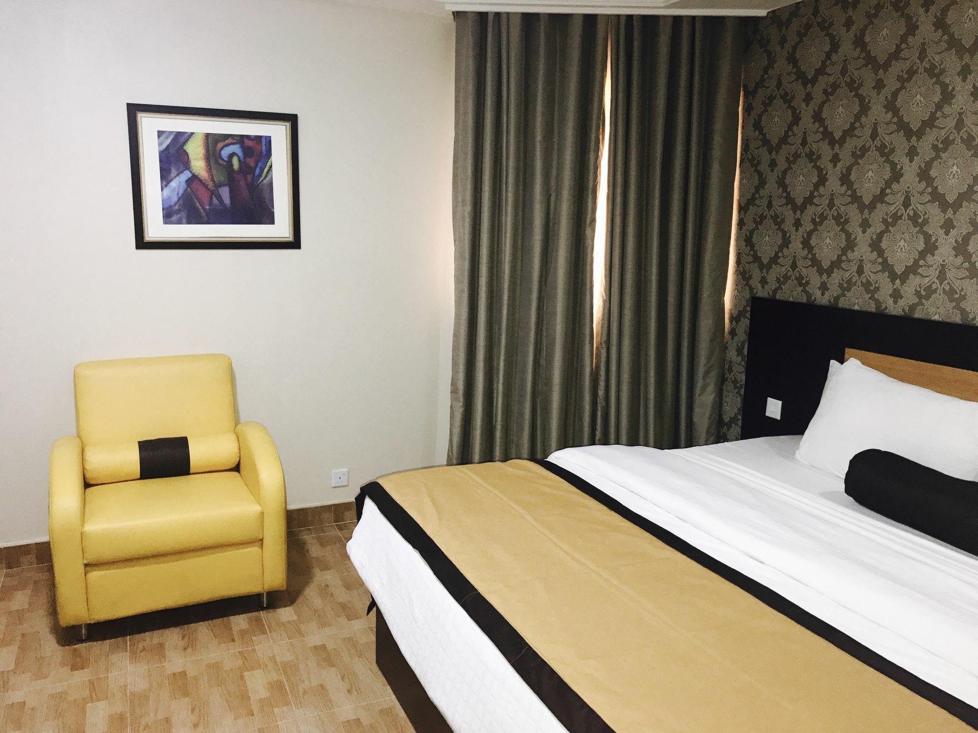 Msquare Hotel Gra อีเคจา ภายนอก รูปภาพ
