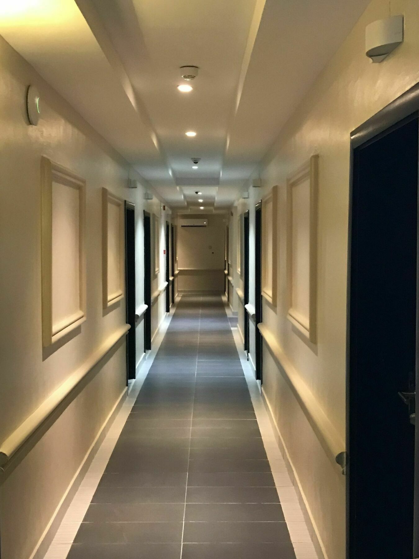 Msquare Hotel Gra อีเคจา ภายนอก รูปภาพ